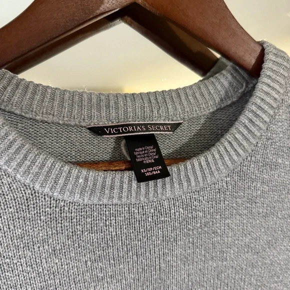 Victoria’s Secret ANGEL Gray Knit Long Sleeve Sweater Y2K Cozy Logo Pullover - Picture 3 of 7